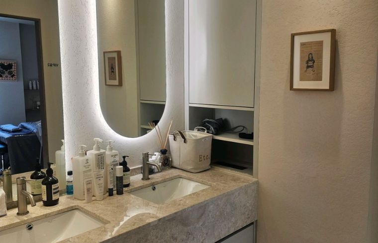 SY Dermatology interior